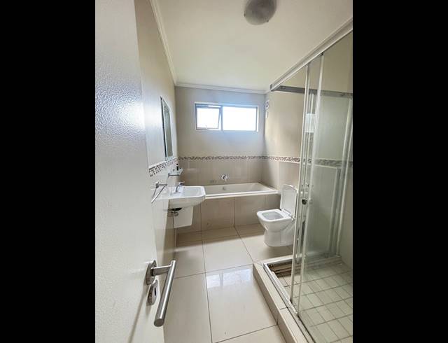 3 BEDROOM APARTMENT FOR SALE IN UMHLANGA RIDGE